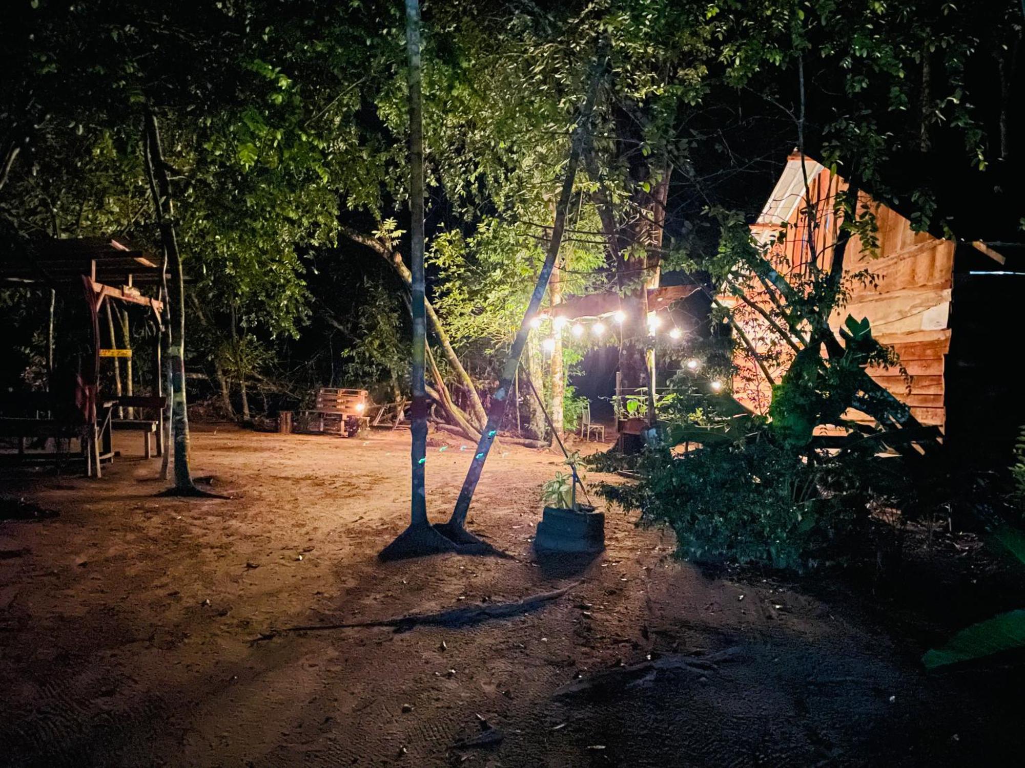 Land Of Promise - Reggae Bar & Eco Village Zanderij Εξωτερικό φωτογραφία