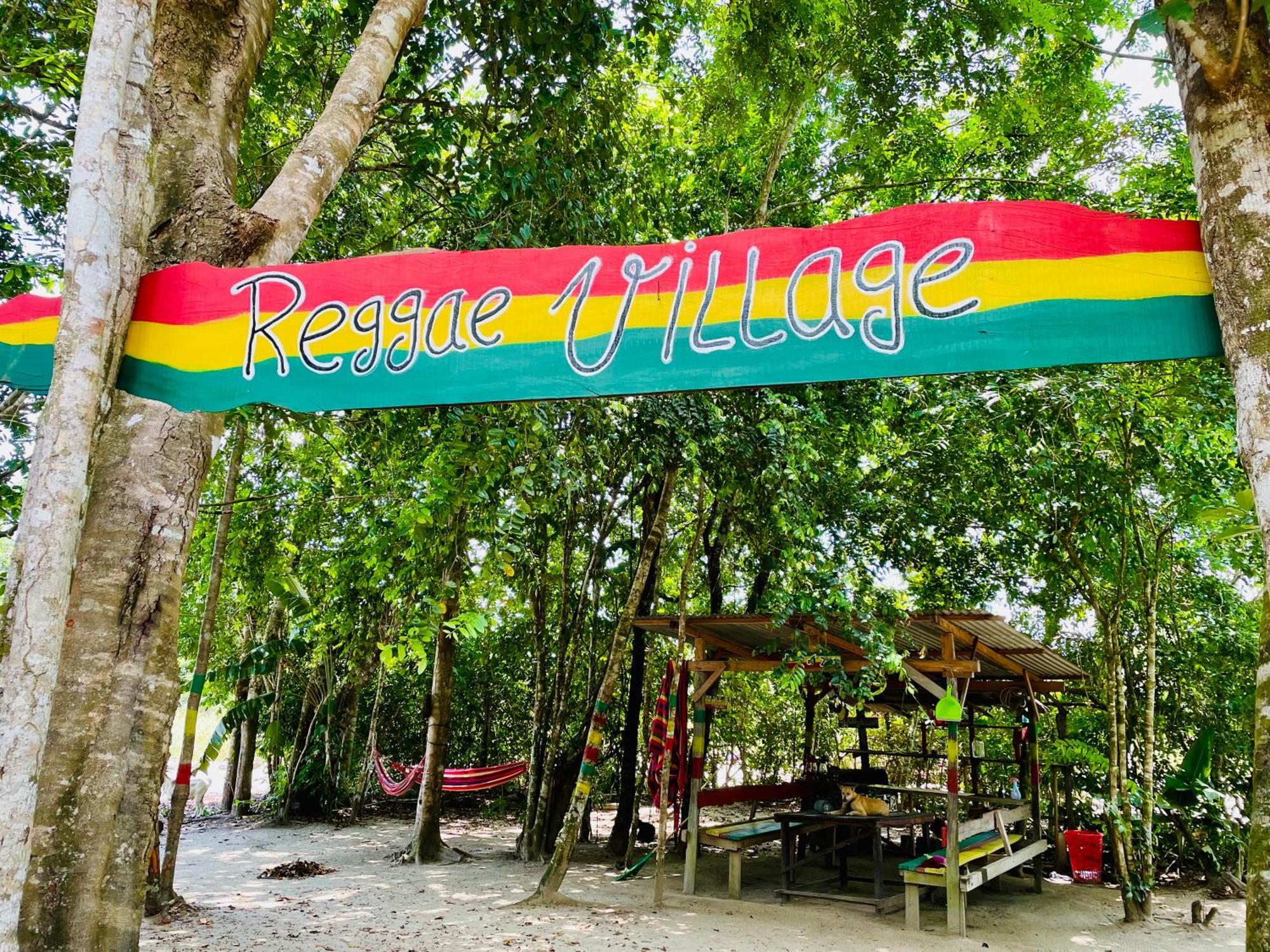 Land Of Promise - Reggae Bar & Eco Village Zanderij Εξωτερικό φωτογραφία