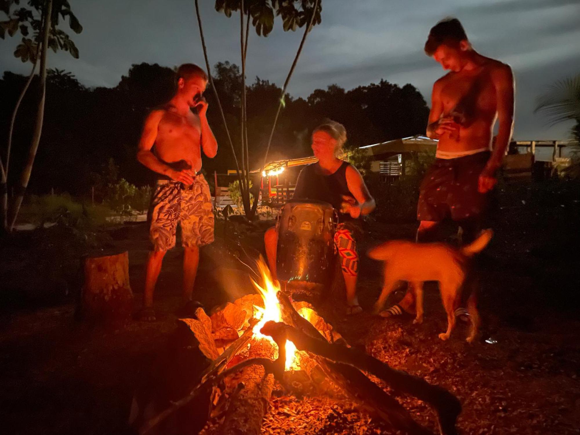 Land Of Promise - Reggae Bar & Eco Village Zanderij Εξωτερικό φωτογραφία