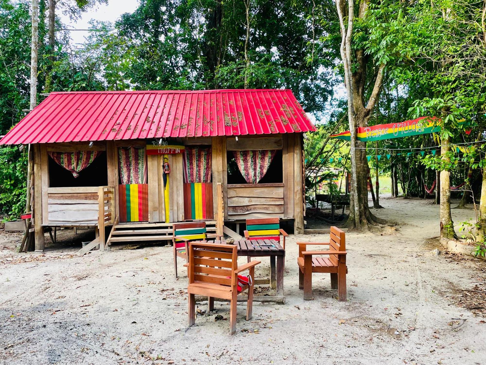 Land Of Promise - Reggae Bar & Eco Village Zanderij Εξωτερικό φωτογραφία