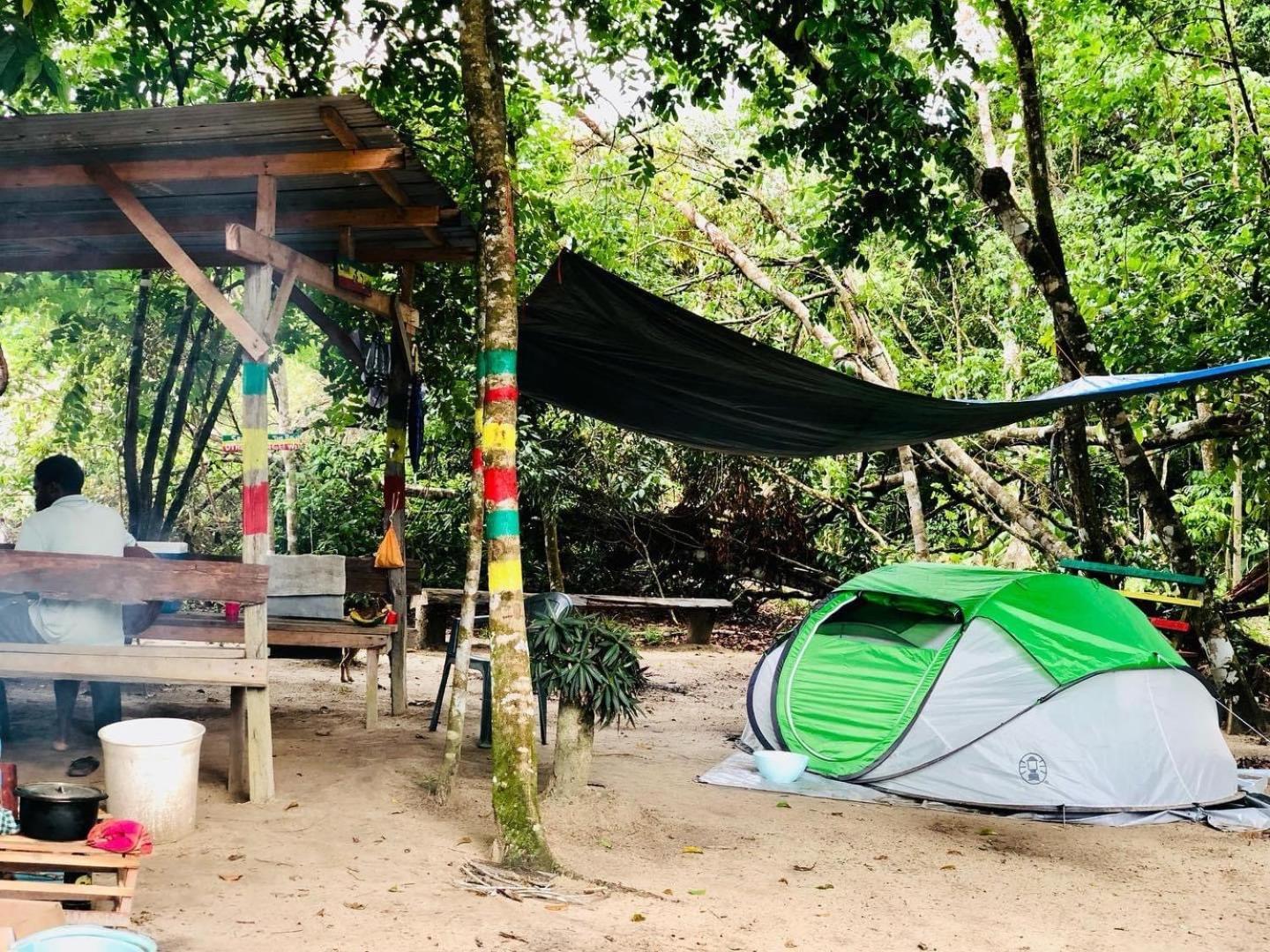 Land Of Promise - Reggae Bar & Eco Village Zanderij Εξωτερικό φωτογραφία
