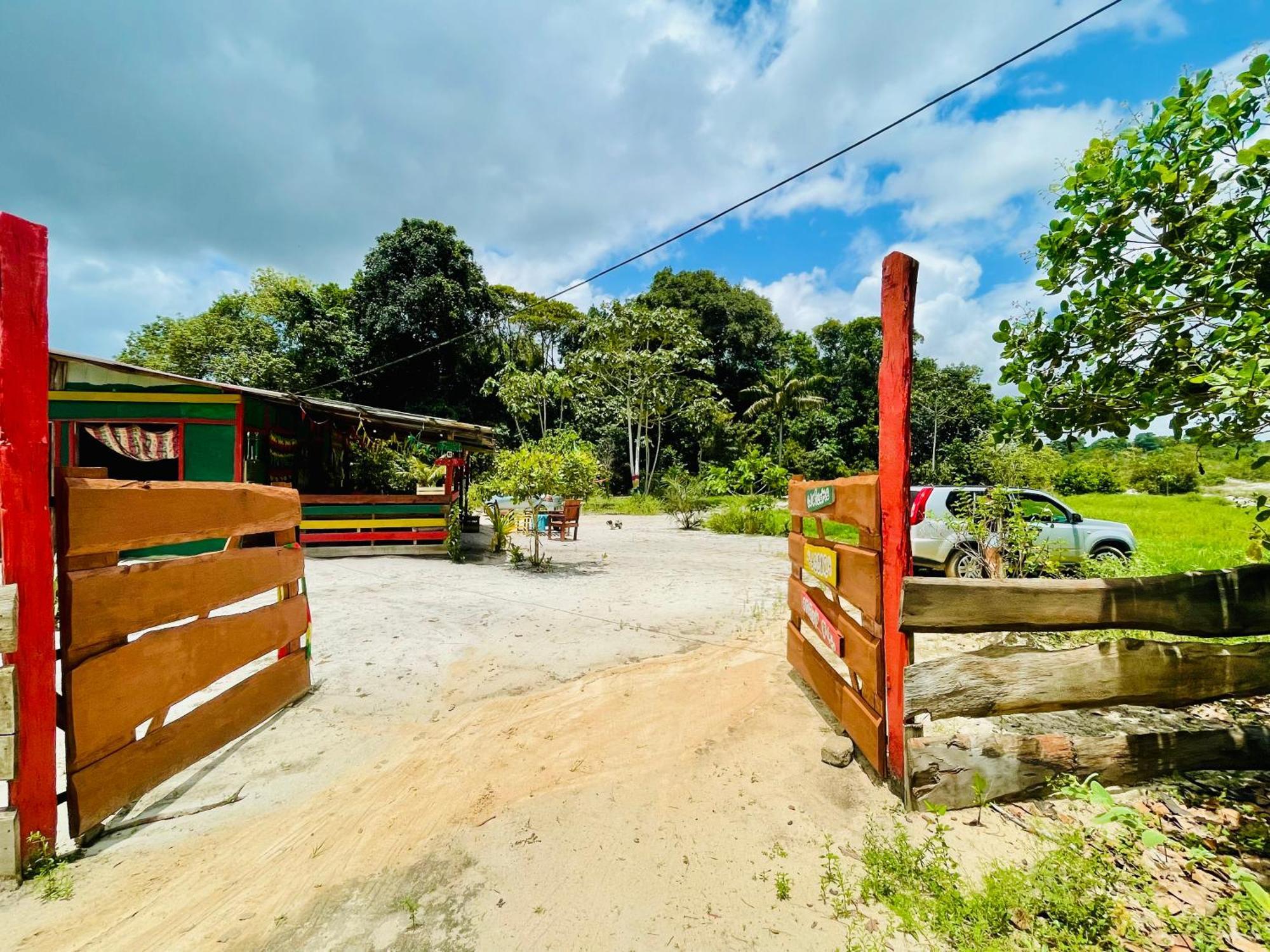 Land Of Promise - Reggae Bar & Eco Village Zanderij Εξωτερικό φωτογραφία